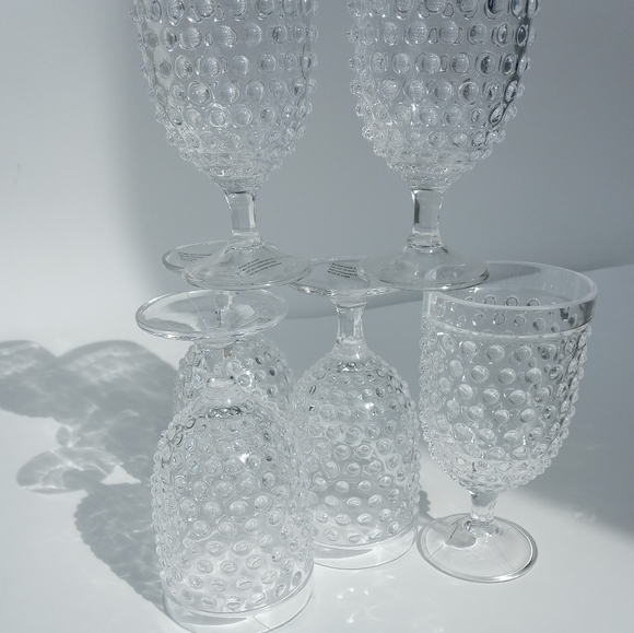 Faux Crystal Beautiful Clear Glass Bubble Pattern Plastic Cups 6 Piece Set - Picture 3 of 4